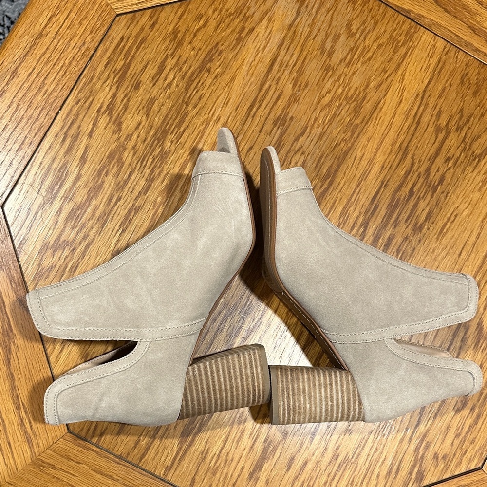 *JOE’S JEANS* Taupe Suede Peep Toe Block Heeled Booties NWOT Size 9 - Picture 10 of 11